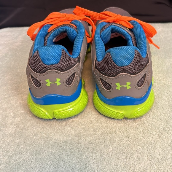 Under Armour Sneaker size 4Y - Picture 4 of 5